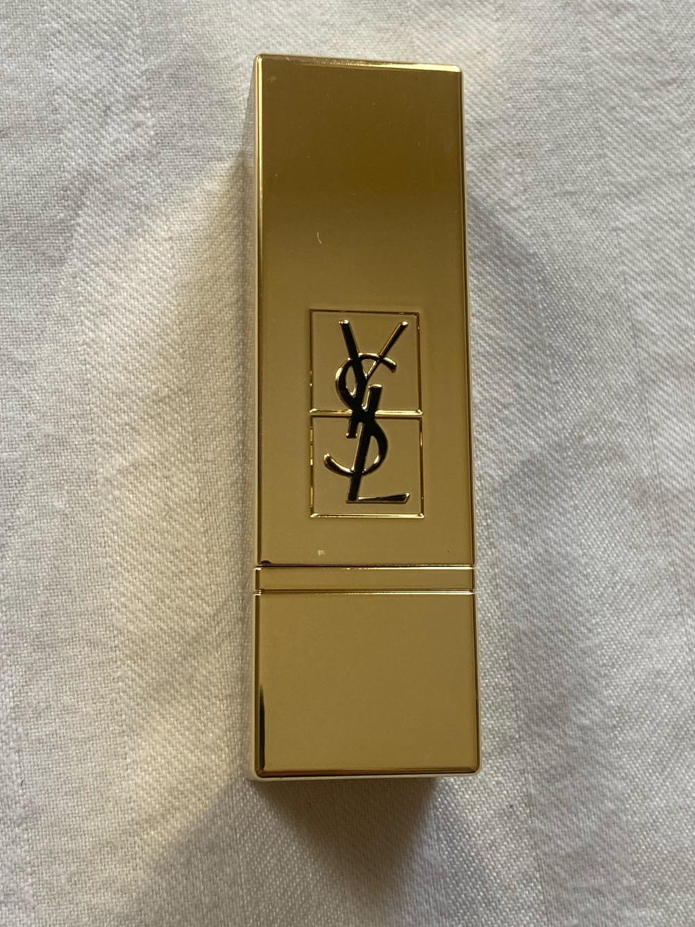 YSL Deluxe Travel Size Lipstick in Shade Fiery Red - Picture 12 of 13